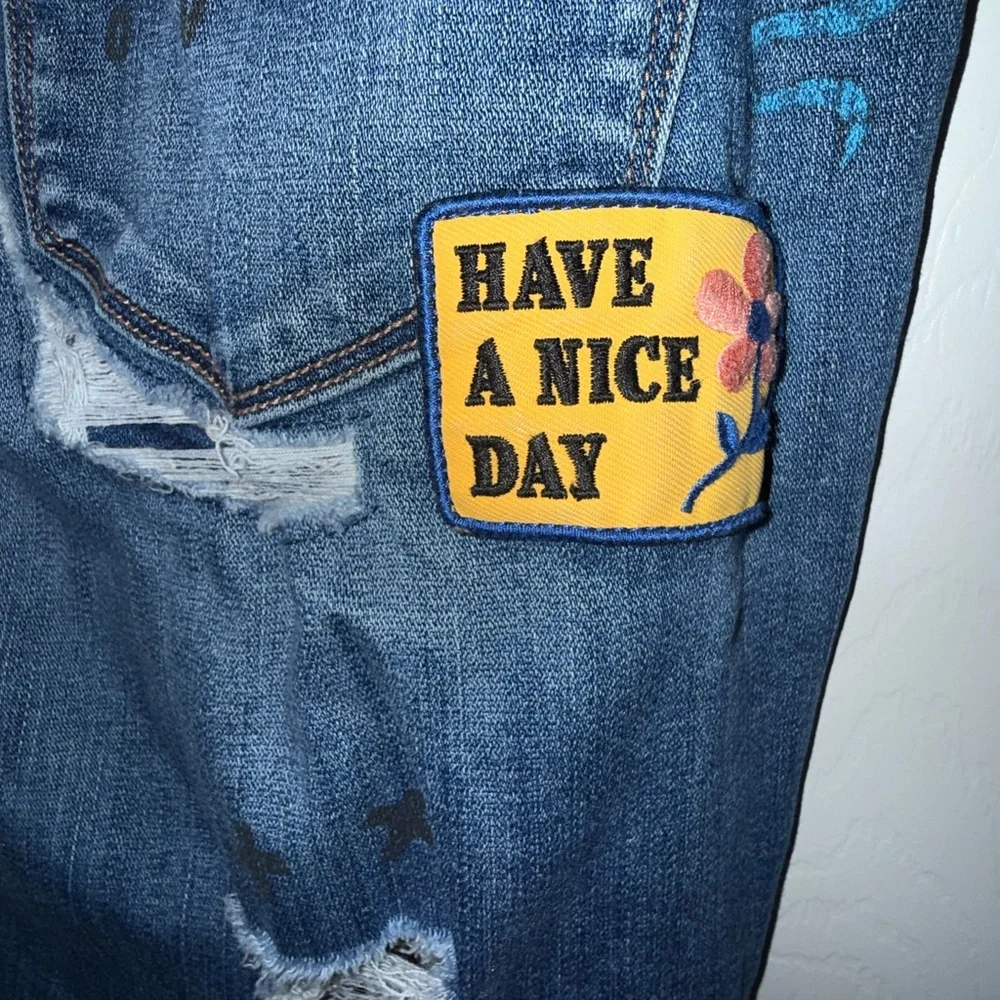 American Eagle Distressed Blue Jeans with Graphic Details - Picture 4 of 5